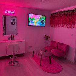 Glamor Aesthetics