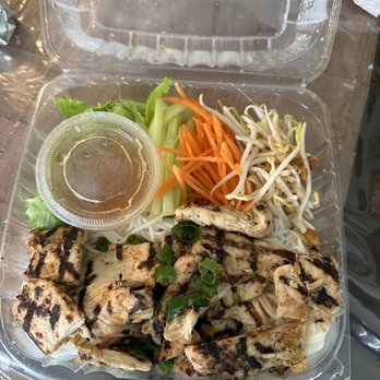 Pho Binh Heights - Chicken Vermicelli - Vietnamese Near Me - Houston, Texas