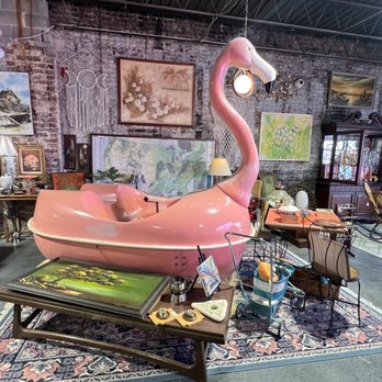 Vintage Oasis - Antiques Near Me - Omaha, Nebraska