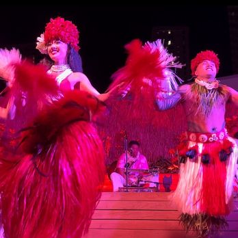 Paina Waikiki Luau - The dancers - Polynesian Near Me - Honolulu, Hawaii