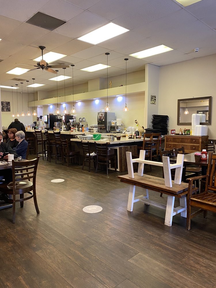 MJ's Downtown Cafe & Bakery