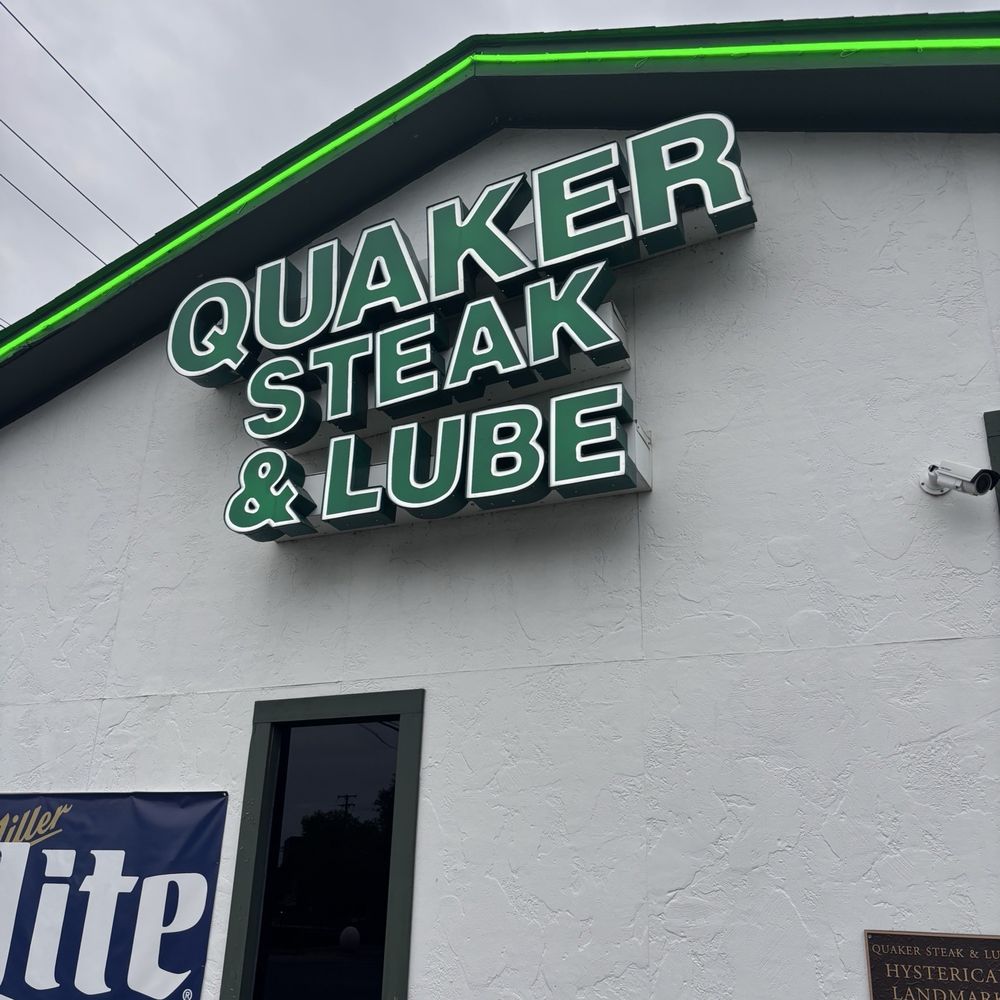 Quaker Steak & Lube - Entrance - Steakhouses Near Me - Sharon, Pennsylvania