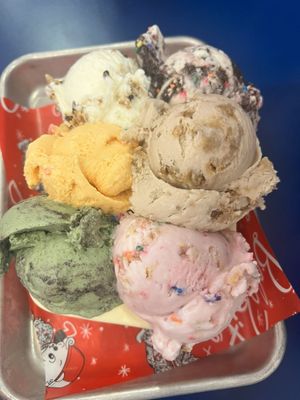 Bebe Zito Ice Cream & Burgers by null