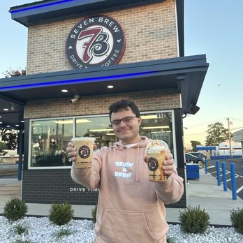 7 Brew Coffee - Coffee & Tea Near Me - Orange, Connecticut