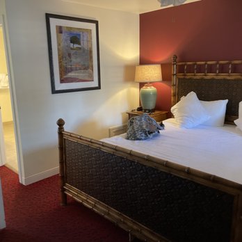 The Inn on Pine - King bed in bedroom number 1. - Hotels Near Me - Calistoga, California The Inn on Pine - King bed in bedroom number 1. - Hotels Near Me - Calistoga, California