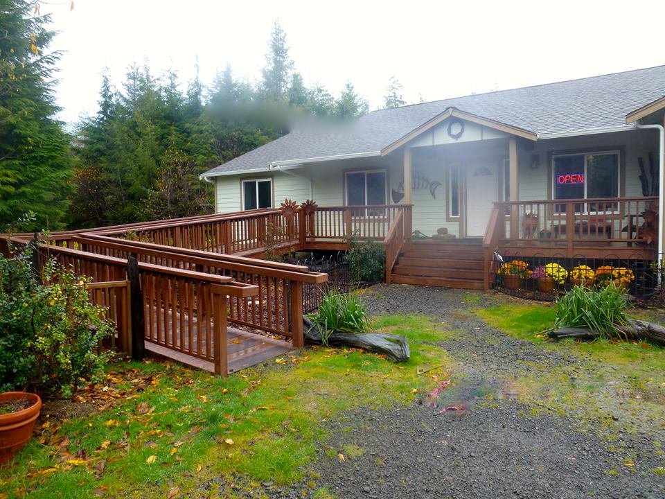 COUNTRY PET VETERINARY CLINIC Updated October 2024 300 Parpala Rd