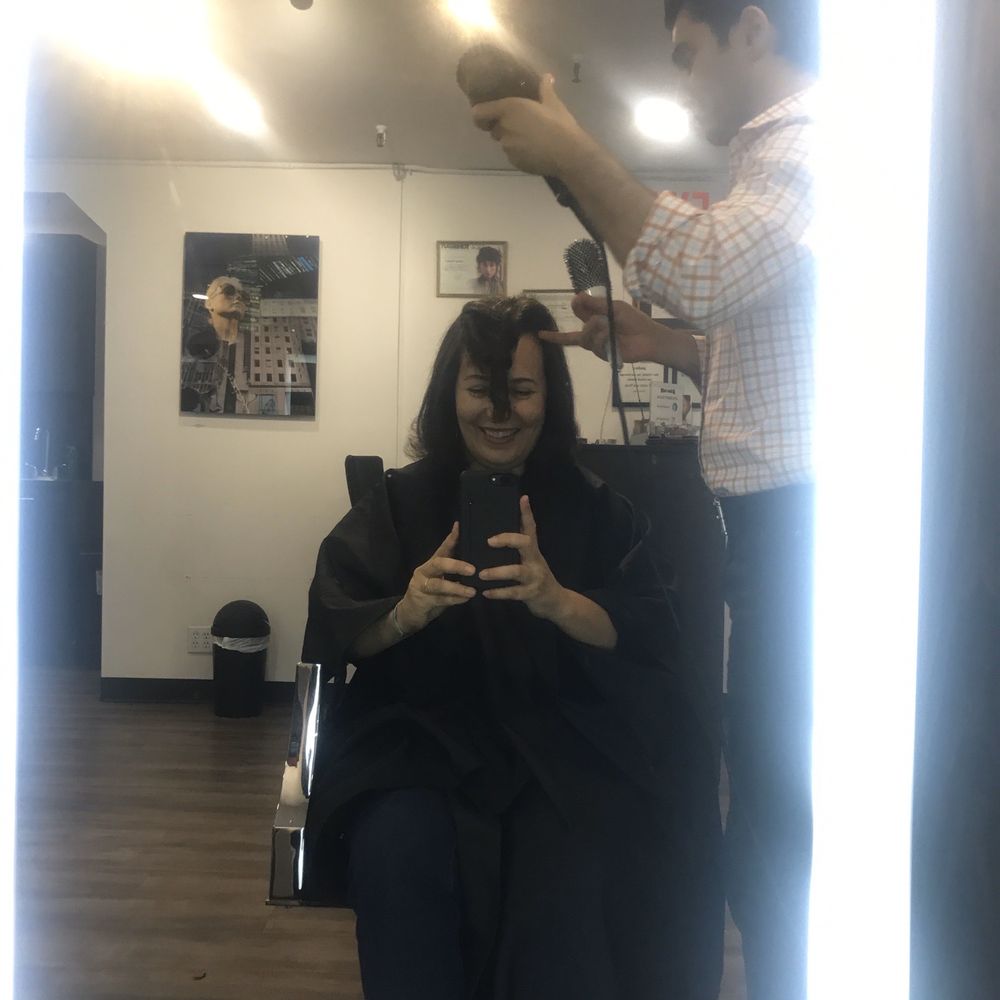 Markel blow drying my hair. Yes. I am a real person! Markel blow drying my hair. Yes. I am a real person!