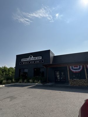 Martin's Bar-B-Que Joint by null