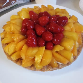 Briermere Farms - Peach And Raspberry Pie! This was amazing!!! - Bakeries Near Me - Riverhead, New York