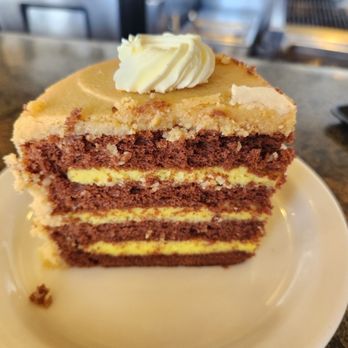 Liliha Bakery - Chantilly cake - Bakeries Near Me - Honolulu, Hawaii