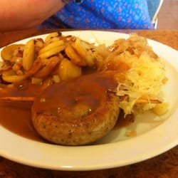 Bergmanns-Saal - Bratwurst an Bratkartoffeln