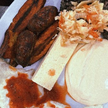 Mama Lila Restaurant - Salvadoran Near Me - San Fernando, California