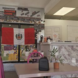 Front area to order and buy Peruvian specialties.