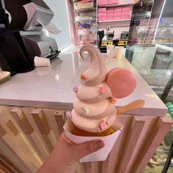 Omg Squee - Sundae! - Desserts Near Me - Austin, Texas Omg Squee - Sundae! - Desserts Near Me - Austin, Texas