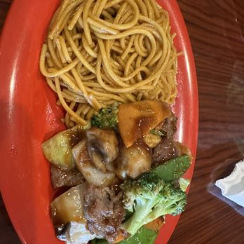 China House - Beef with mixed veggies. Noodles substituted for rice. Very unflavored. This plate was $10 with no egg roll. - Chinese Near Me - Farmersville, Texas China House - Beef with mixed veggies. Noodles substituted for rice. Very unflavored. This plate was $10 with no egg roll. - Chinese Near Me - Farmersville, Texas