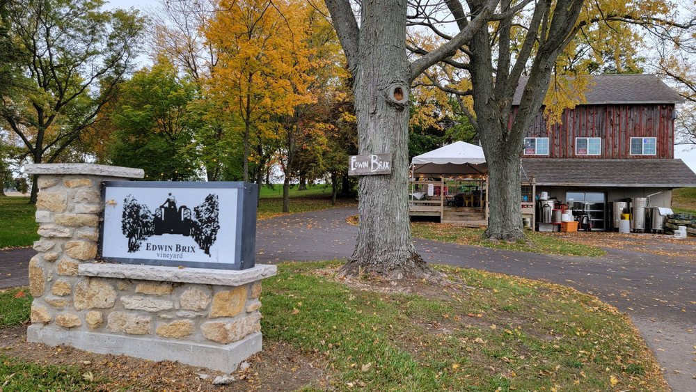 Edwin Brix Vineyard & Sell Family Wines Logo