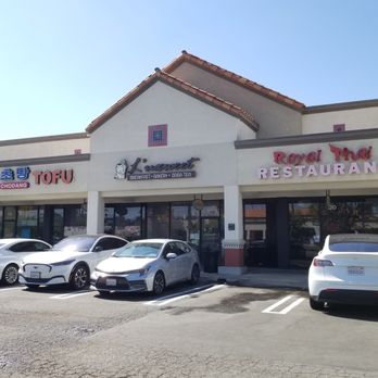 L’uxweet Bakery Cafe - Storefront - Bubble Tea Near Me - Chino Hills, California L’uxweet Bakery Cafe - Storefront - Bubble Tea Near Me - Chino Hills, California