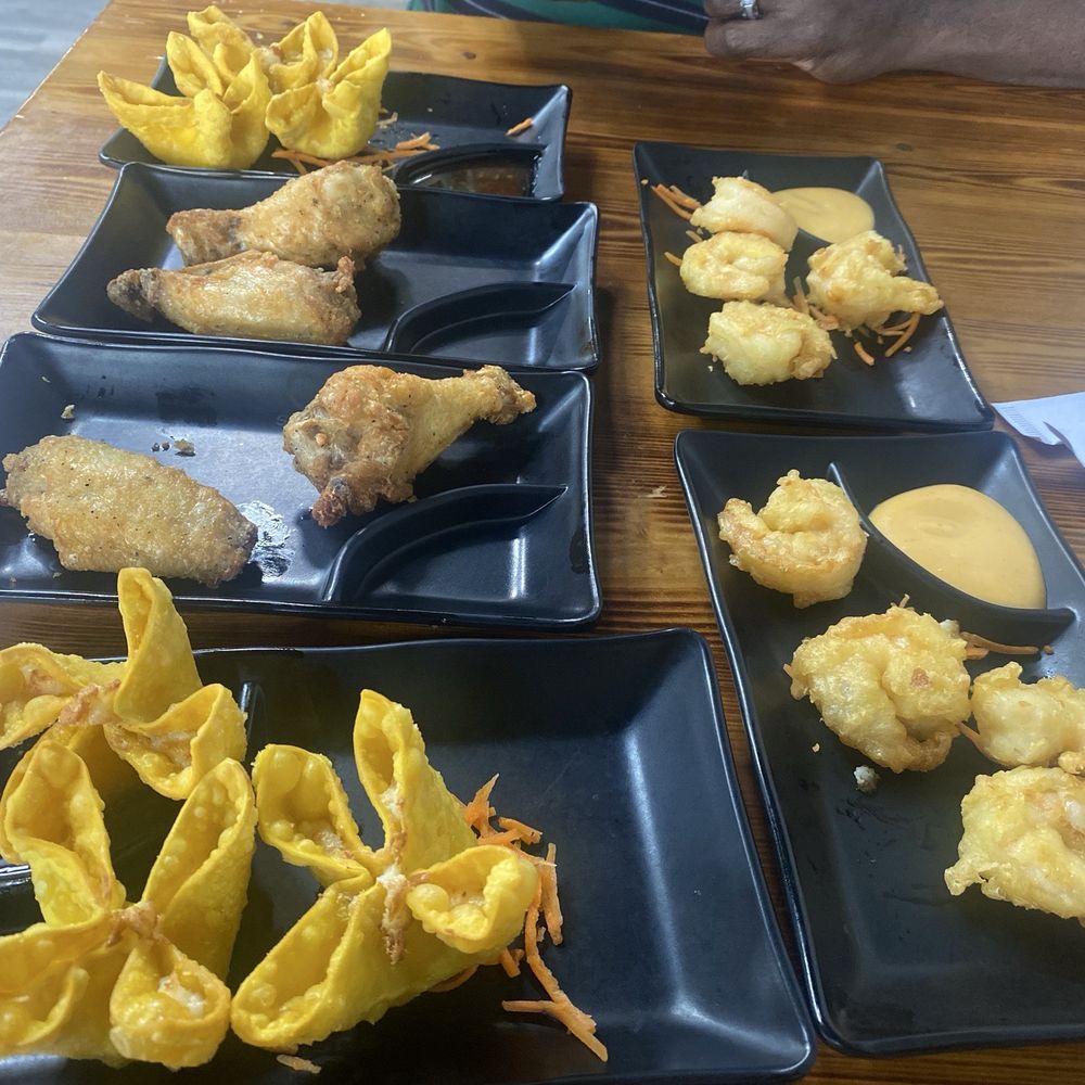 Q Sushi - Red rock shrimp, crab Rangoon's are to die for - Japanese Near Me - Greenville, North Carolina