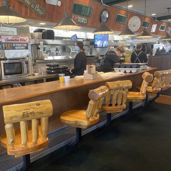 Black Bear Diner Goodyear - Counter - American Near Me - Goodyear, Arizona