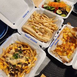 The King's Landing - Lobster roll, lobster mac n cheese, Seoul poutine