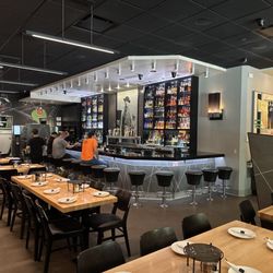 Mootz Pizzeria + Bar - Bar @ Mootz