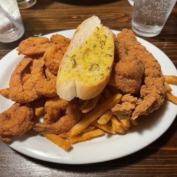 Morrow's - Seafood platter - Cajun/Creole Near Me - New Orleans, Louisiana Morrow's - Seafood platter - Cajun/Creole Near Me - New Orleans, Louisiana
