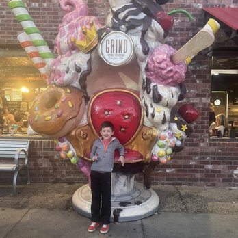 The Grind Mac and Cheese Burger Bar - Outside - Burgers Near Me - Martin, Tennessee