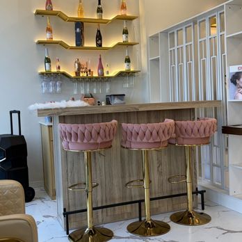 Julie's Nail Bar - Nail Salons Near Me - Grand Forks, North Dakota