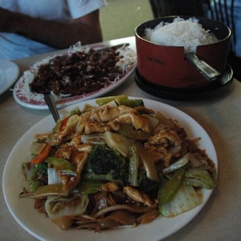 Hoho Restaurant - Chow fun and sesame beef. - Chinese Near Me - Portland, Oregon Hoho Restaurant - Chow fun and sesame beef. - Chinese Near Me - Portland, Oregon
