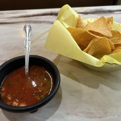 Los Chilaquiles - Chips and salsa