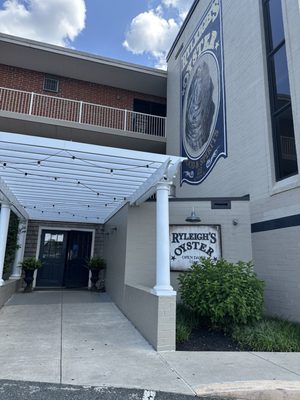 Ryleigh's Oyster by null