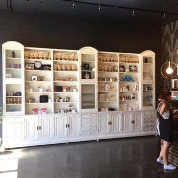 Aunty Peg's - Restaurants Near Me - Collingwood, VIC