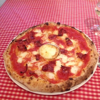 Piazze d'Italia - Rustica Pizza: Mussarela, tomato, xorizo and goat cheese! Amazing and very tasty! - Italian Near Me - Barcelona, B Piazze d'Italia - Rustica Pizza: Mussarela, tomato, xorizo and goat cheese! Amazing and very tasty! - Italian Near Me - Barcelona, B