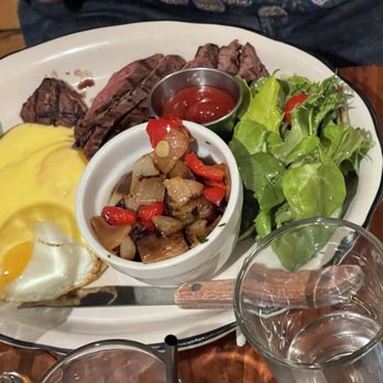 Siena Cafe - Skirt steak & eggs - Italian Near Me - New York, New York Siena Cafe - Skirt steak & eggs - Italian Near Me - New York, New York