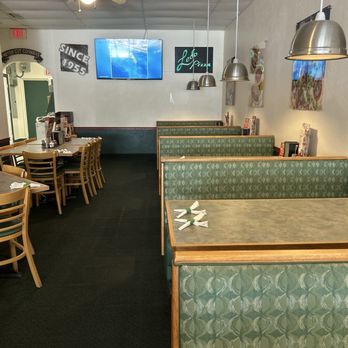 Ledo Pizza - Seating - Pizza Near Me - Tampa, Florida Ledo Pizza - Seating - Pizza Near Me - Tampa, Florida