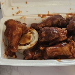 Kicker’s Pizza & More - BBQ wings