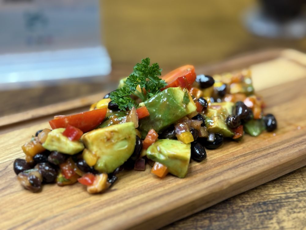 La Isla Restaurant Logo