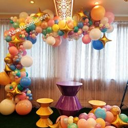 Balloon Garland for 1st Birthday celebration!
We offer Balloon Decorations, Floral Decorations, Giant Flowers and Gifts!