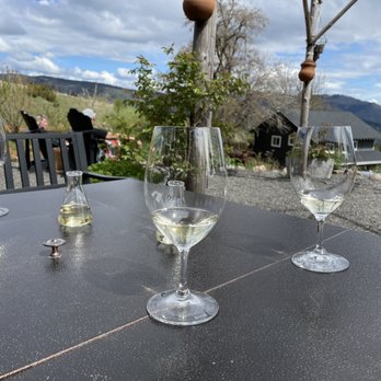 AniChe Cellars - Wine Bars Near Me - Underwood, Washington