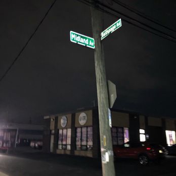 Momo Stop - Food Trucks Near Me - Hicksville, New York