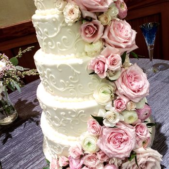 Lisa's Cakery - Custom Cakes Near Me