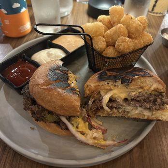 Born & Bred - Aftermath Burger - Beer Bar Near Me - Scottsdale, Arizona