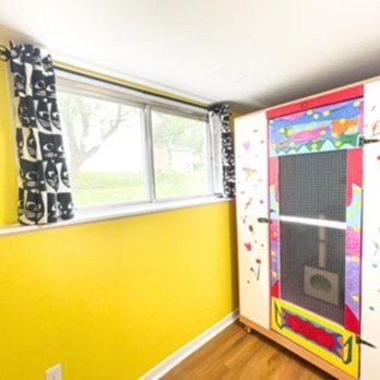 Halifax Kitty Hotel - Photo - Pet Boarding Near Me - Dartmouth, Nova Scotia