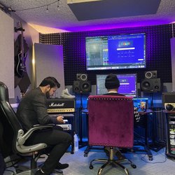 Eravox Studios - At the studio with Mike
