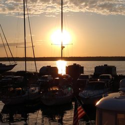 Fo'c'sle Bed & Breakfast - Fo'c'sle Inn Cornucopia WI Lake Superior Siskiwit Bay Marina