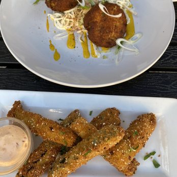 Stingray Lounge - Crab cakes and zucchini fry - Seafood Near Me - Uptown Hoboken, New Jersey