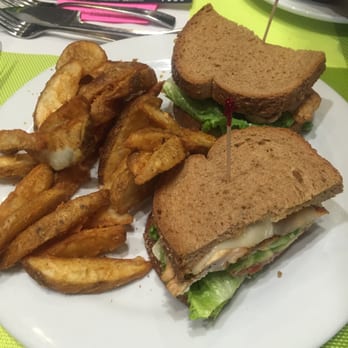 Canyon Grille - Chicken sandwich with potato wedges - American Near Me - Escondido, California Canyon Grille - Chicken sandwich with potato wedges - American Near Me - Escondido, California