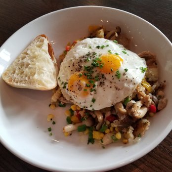 Maplewood Kitchen and Bar - Chicken Hash - Breakfast & Brunch Near Me - Cincinnati, Ohio