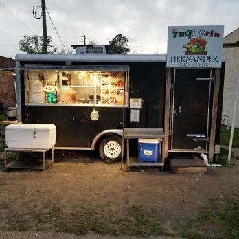 Taqueria Hernandez - a food truck parked in front of a building - Food Trucks Near Me - Willacoochee, Georgia