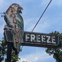 Polly's Freeze - The beacon lighting your way to deliciousness